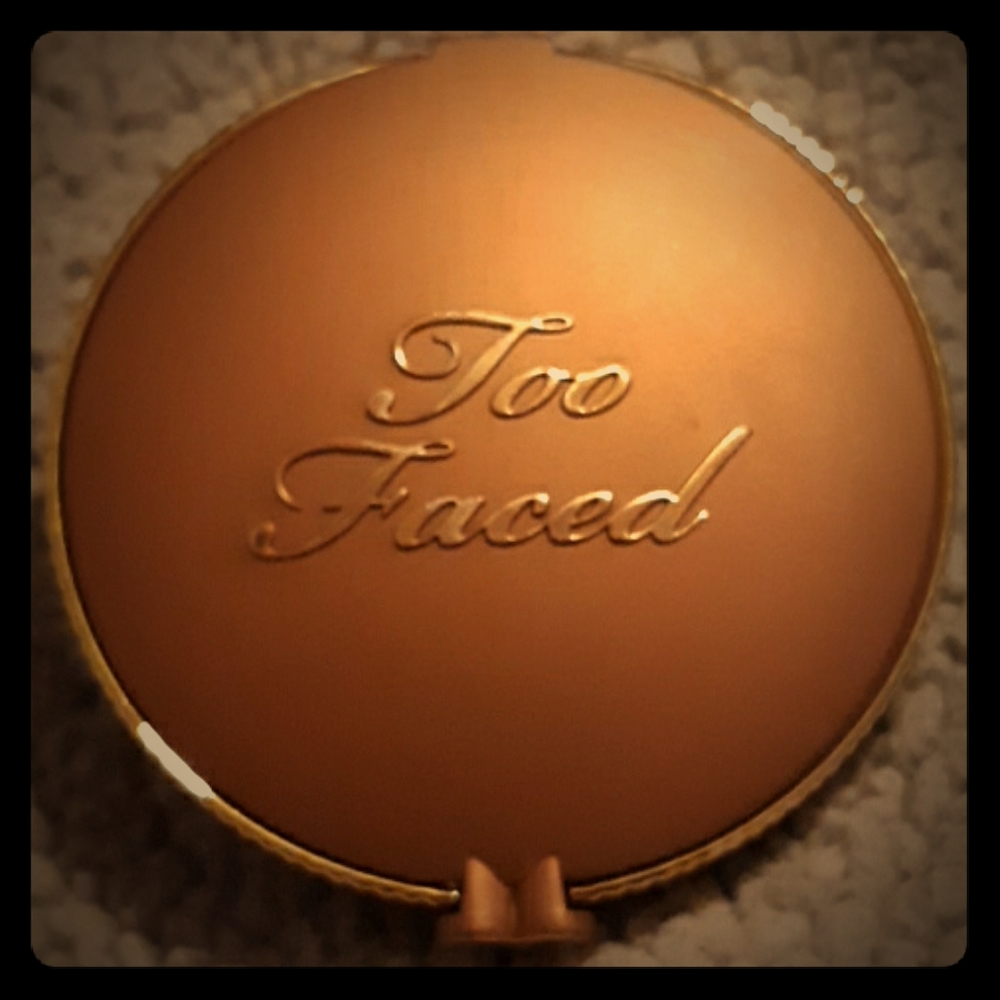 Nwot Too Faced chocolate Soleil matte bronzer